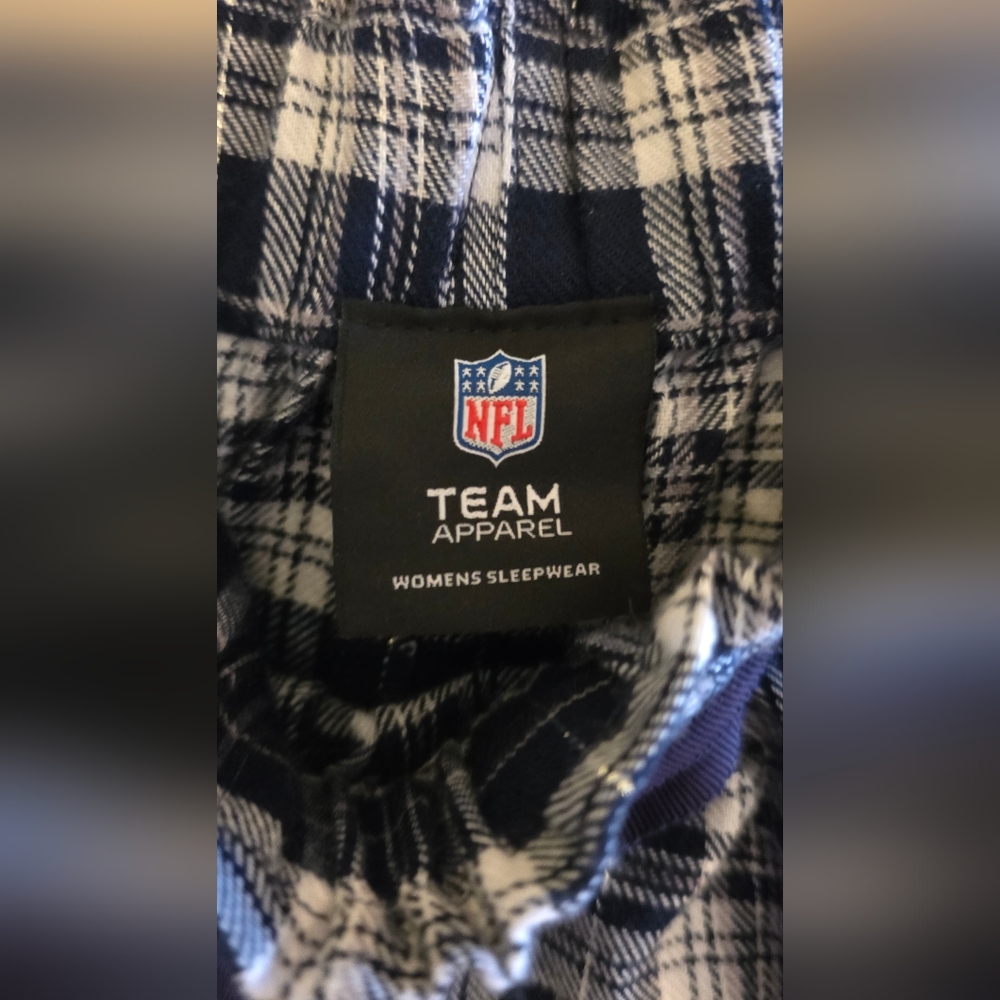 NFL SEATTLE SEAHAWKS PLAID FLANNEL PAJAMA SHORTS - NWOT - SIZE MEDIUM - Picture 2 of 9